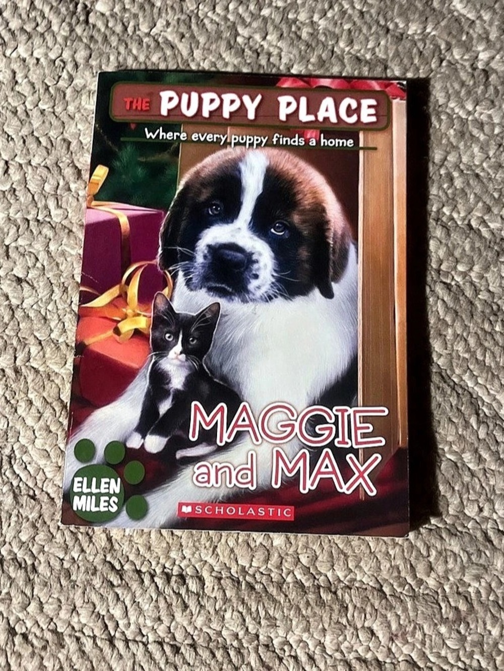 Scholastic The Puppy Place #10: Maggie and Max Children's Chapter Book Red